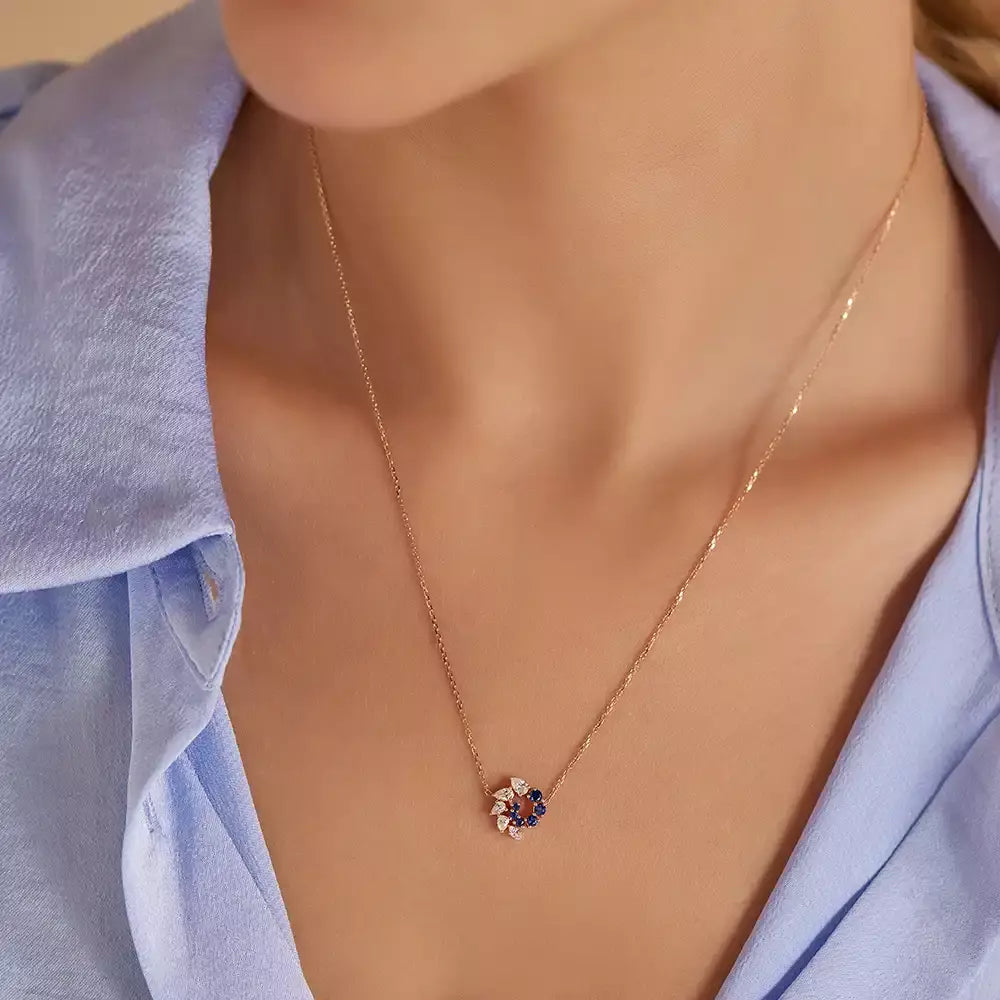 Bind Safir ve Pırlanta Taşlı Rose Altın Kolye