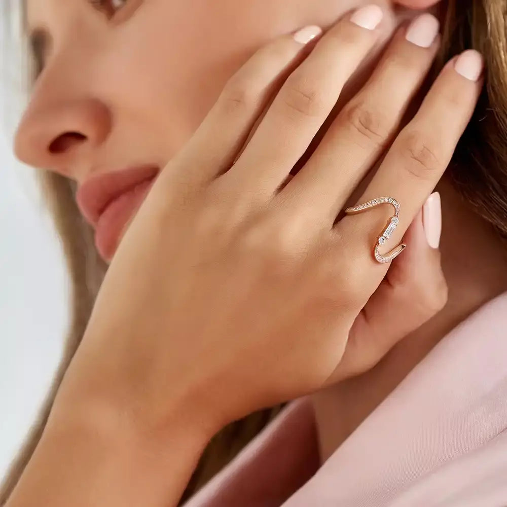 Birdie 0.40 CT Baget Pırlanta Taşlı Rose Altın Yüzük