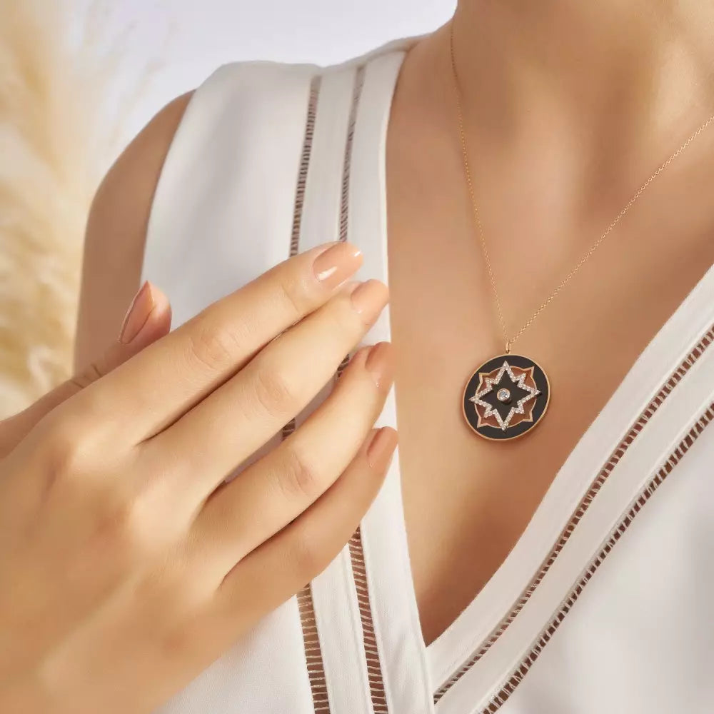 Blackstar Pırlanta Taşlı ve Siyah Mineli Rose Altın Kolye