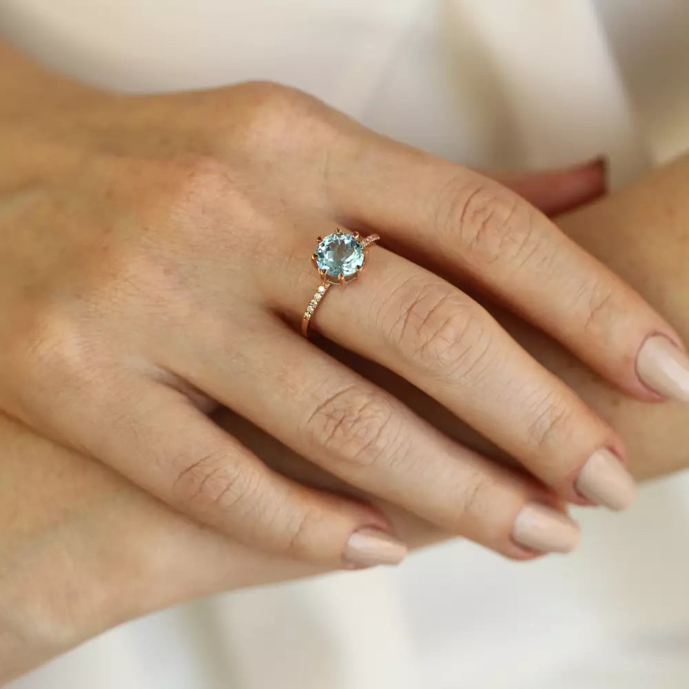 Blow Mavi Topaz ve Pırlanta Taşlı Rose Altın Yüzük