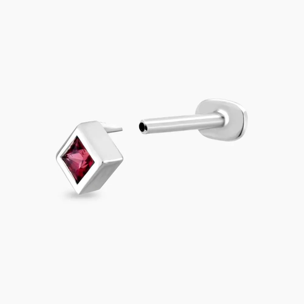 Box Red Safir Taşlı Beyaz Altın Piercing