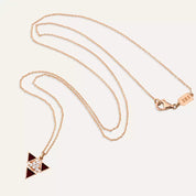 Bozon Pırlanta Taşlı ve Bordo Mineli Rose Altın Kolye