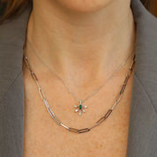 Capella Zümrüt ve Pırlanta Taşlı Beyaz Altın Kolye