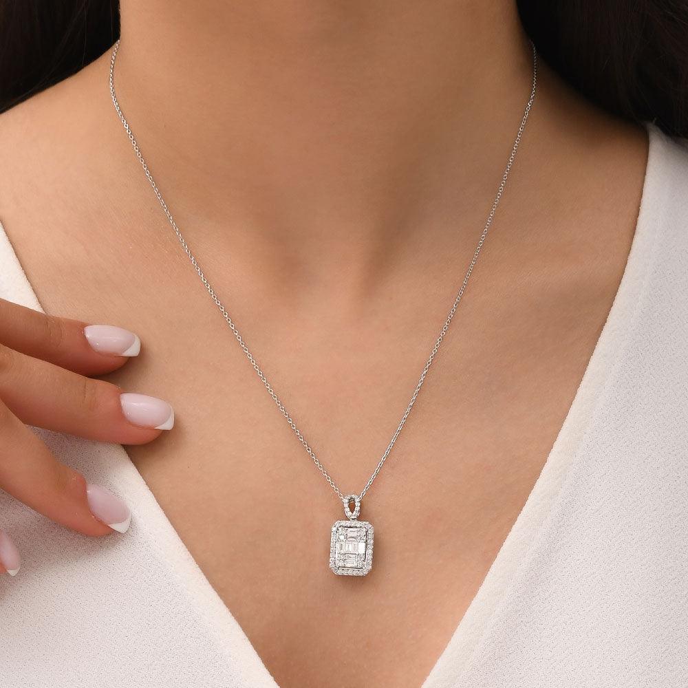 0.77 ct.Pırlanta Baget Kolye