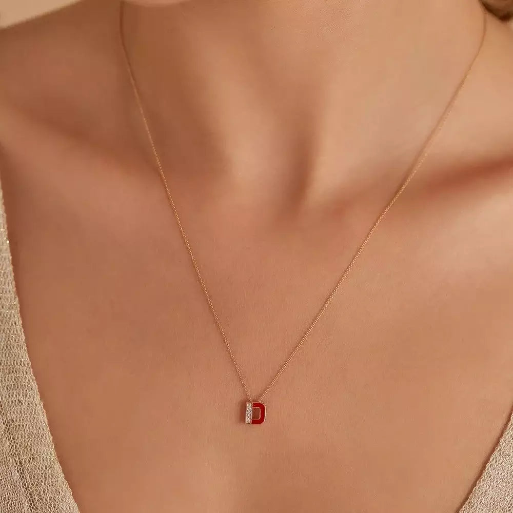 D Harf Pırlanta Taşlı ve Bordo Mineli Rose Altın Kolye