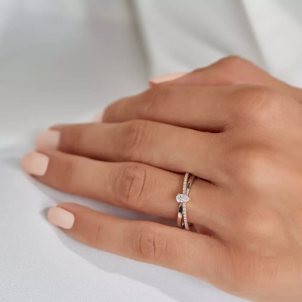 Damla Kesim Pırlanta Taşlı Rose ve Beyaz Altın Yüzük