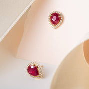 Drop 2.61 CT Yakut ve Pırlanta Taşlı Sarı Altın Küpe