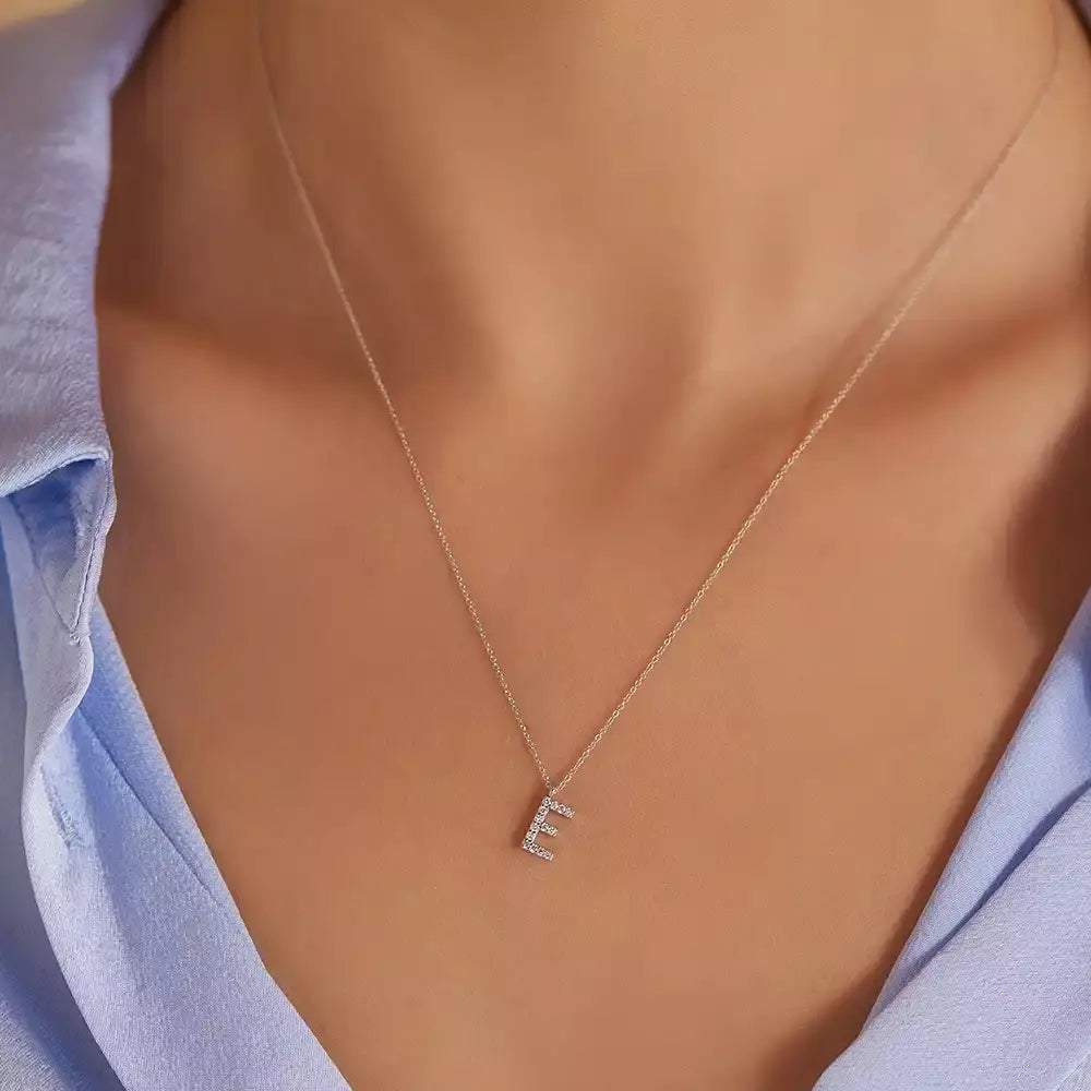 E Harf 0.07 CT Pırlanta Taşlı Beyaz Altın Kolye