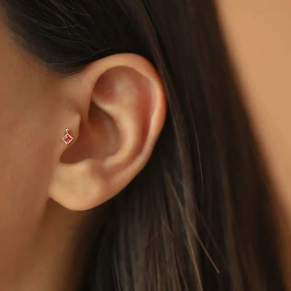 echo-red-safir-tasli-rose-altin-piercing-181881.jpg