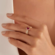 Elowen Yakut ve Pırlanta Taşlı Rose Altın Yüzük