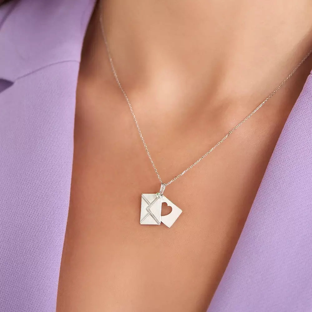 Envelope Green Safir Taşlı Beyaz Altın Kolye