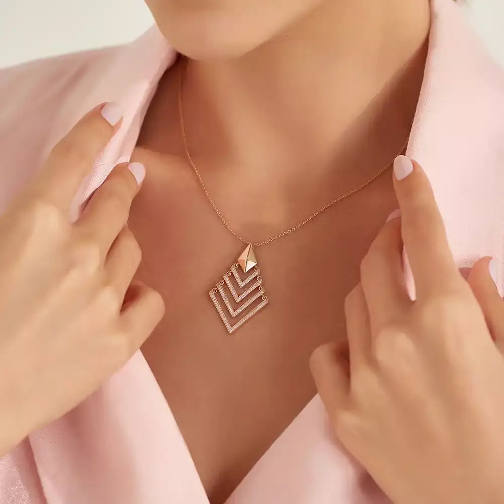 Erel Pırlanta Taşlı Rose Altın Kolye