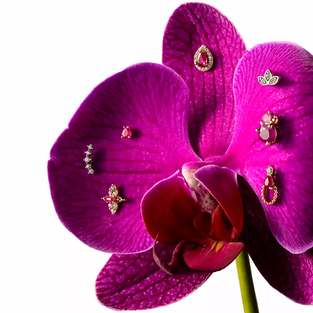 Floret Yakut ve Pırlanta Taşlı Rose Altın Piercing