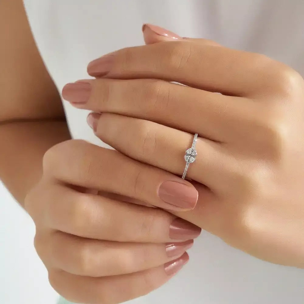 Clover Pırlanta Taşlı Beyaz Altın Yonca Yüzük