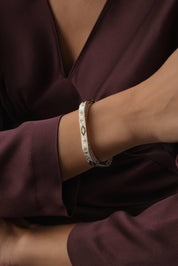 Gece Gündüz Altın Kelepçe