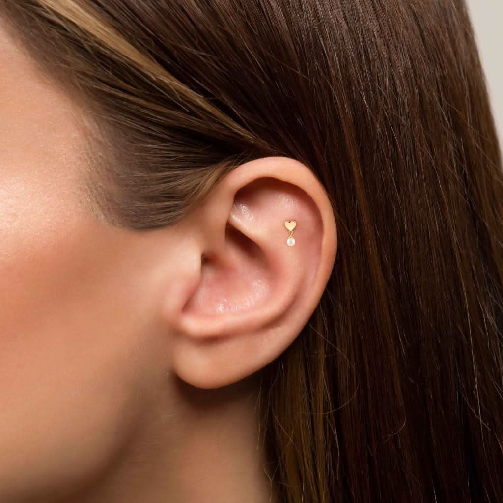 gusto-kalp-sallanan-incili-altin-tragus-piercing-169760.jpg