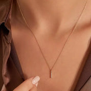 İ Harfi 0.05 CT Pırlanta Taşlı Rose Altın Kolye