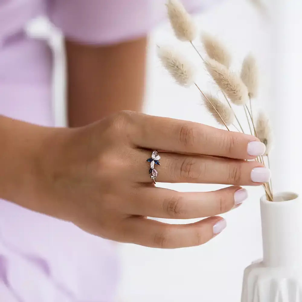 Lilia Multicolor Safir ve Pırlanta Taşlı Beyaz Altın Yüzük