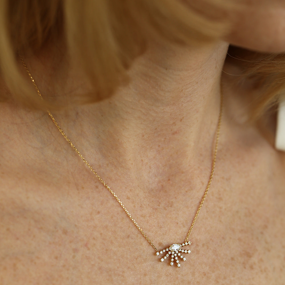 Lumiere 0.63 CT Markiz Kesim Pırlanta Taşlı Sarı Altın Kolye