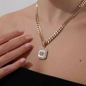 Mineli Tektaş Charm