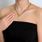 Mineli Tektaş Charm