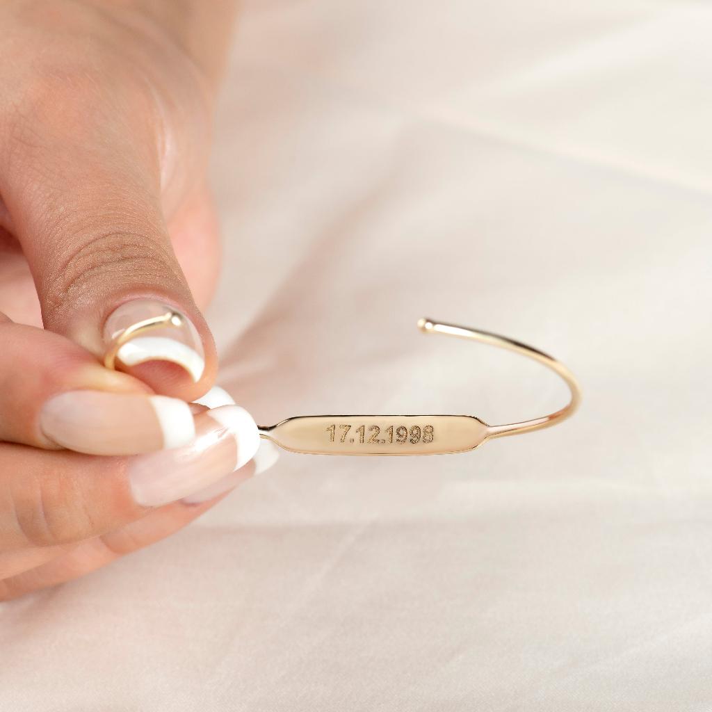 Minimal Personalized Gold Bracelet