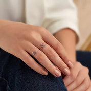 Moon 0.09 CT Blue Safir ve Pırlanta Taşlı Beyaz Altın Yüzük