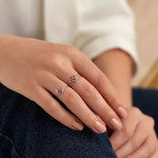 Moon 0.09 CT Blue Safir ve Pırlanta Taşlı Beyaz Altın Yüzük