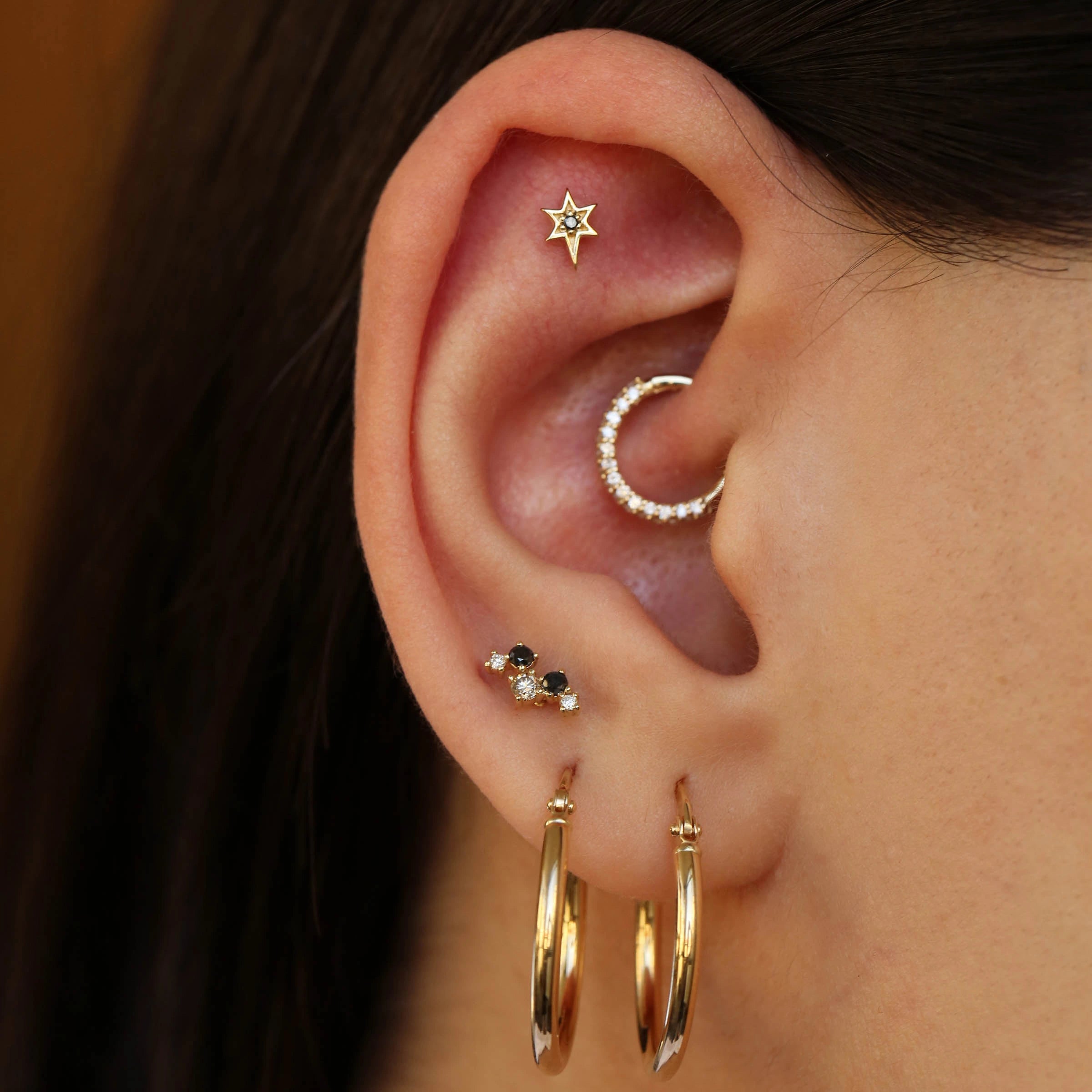 noct-siyah-pirlanta-tasli-sari-altin-piercing-61183.jpg