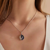 Nocta Safir ve Pırlanta Taşlı Beyaz Altın Kolye