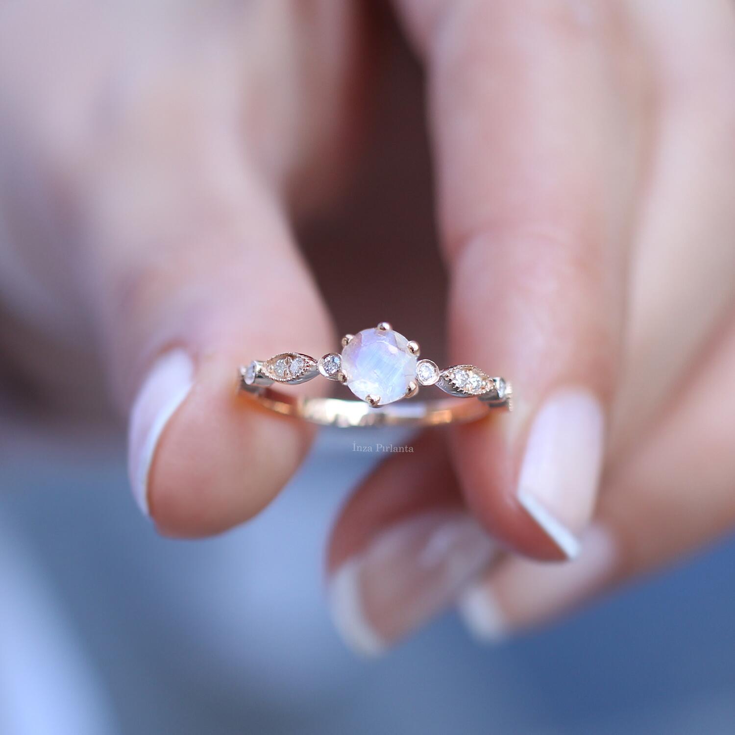 Özel Tasarım Aytaşı & Pırlanta Yüzük