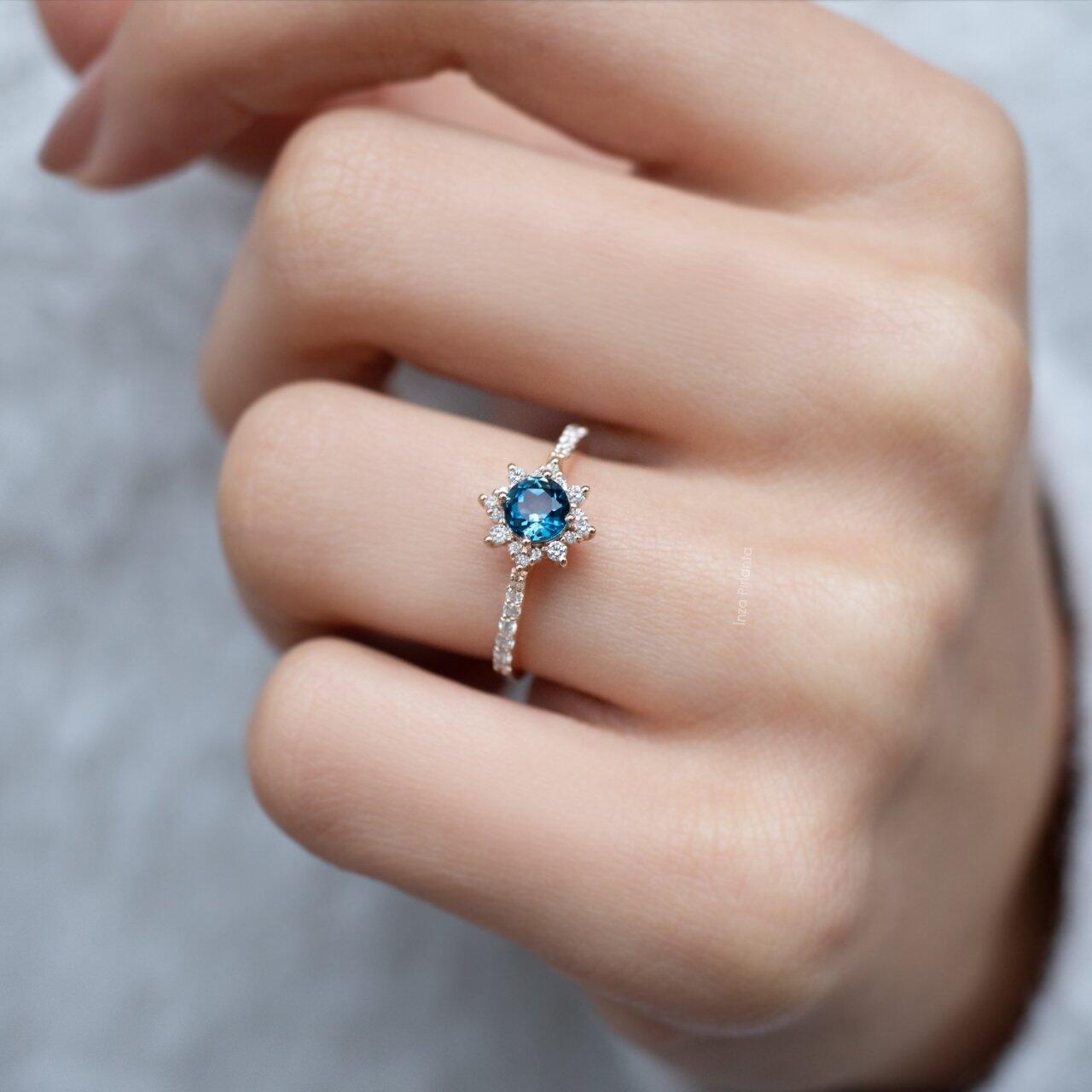 Vintage Tasarım Kar Tanesi London Blue & Pırlanta Yüzük