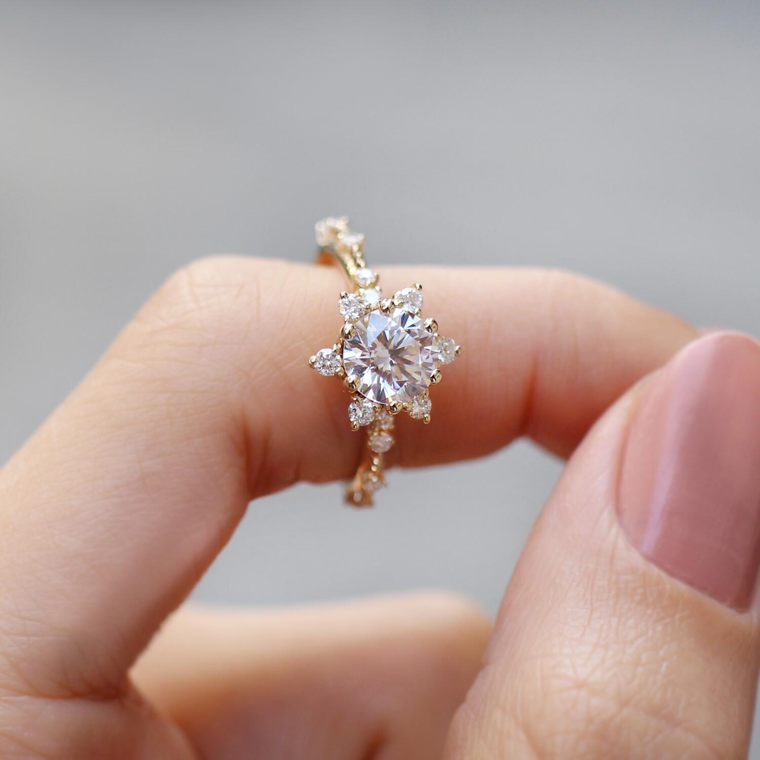 Özel Tasarım Kar Tanesi Pırlanta & Beyaz Topaz Yüzük