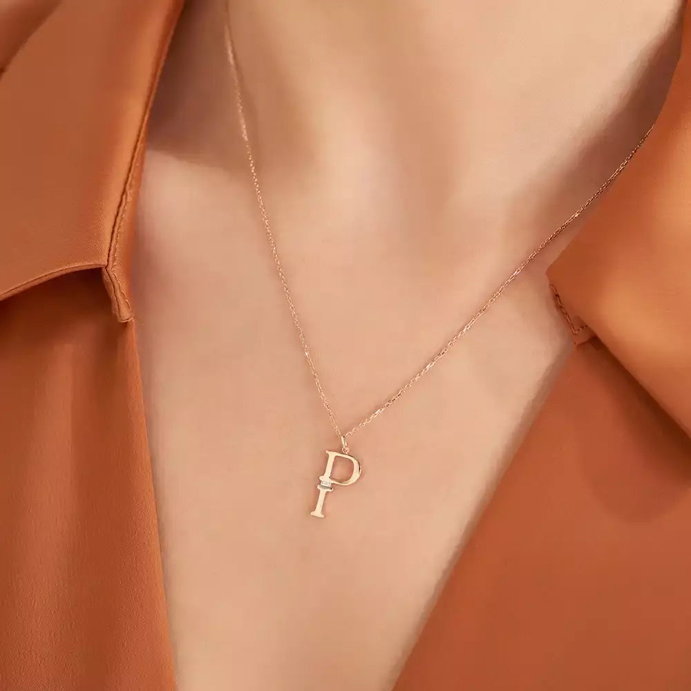 P Harf 0.02 CT Baget Pırlanta Taşlı Rose Altın Kolye
