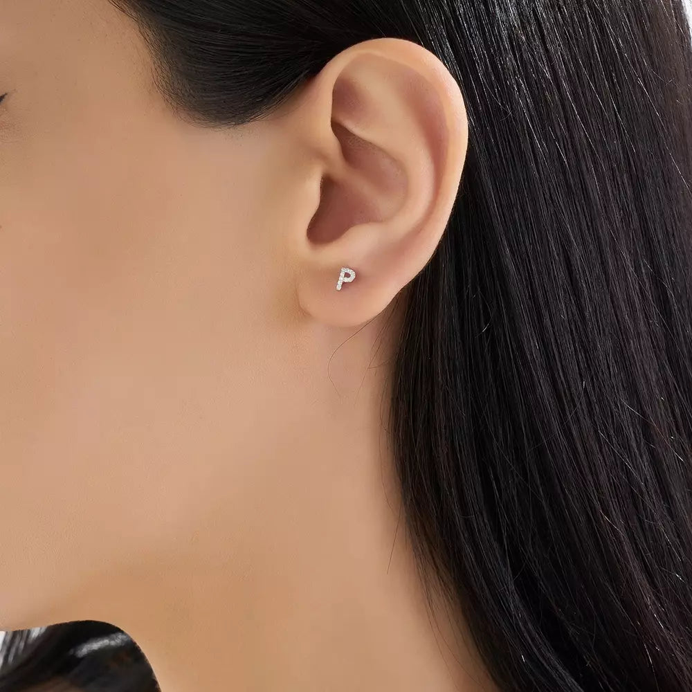 P Harf Pırlanta Taşlı Beyaz Altın Tek Küpe