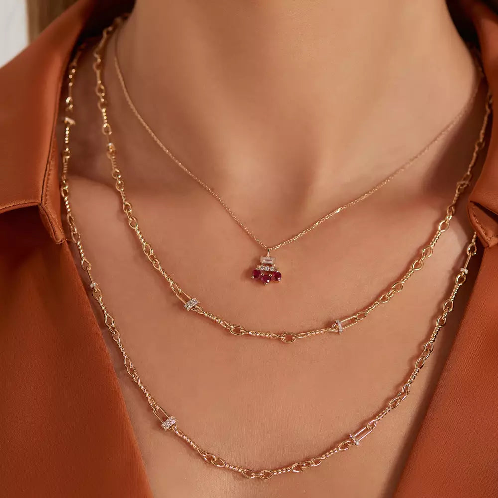 Pathy Baget Kesim Pırlanta ve Yakut Taşlı Rose Altın Kolye