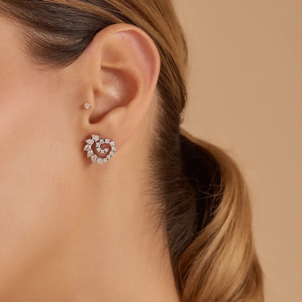 Boucle Damla Kesim Pırlanta Taşlı Beyaz Altın Küpe