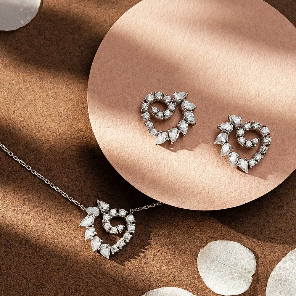 Boucle Damla Kesim Pırlanta Taşlı Beyaz Altın Küpe