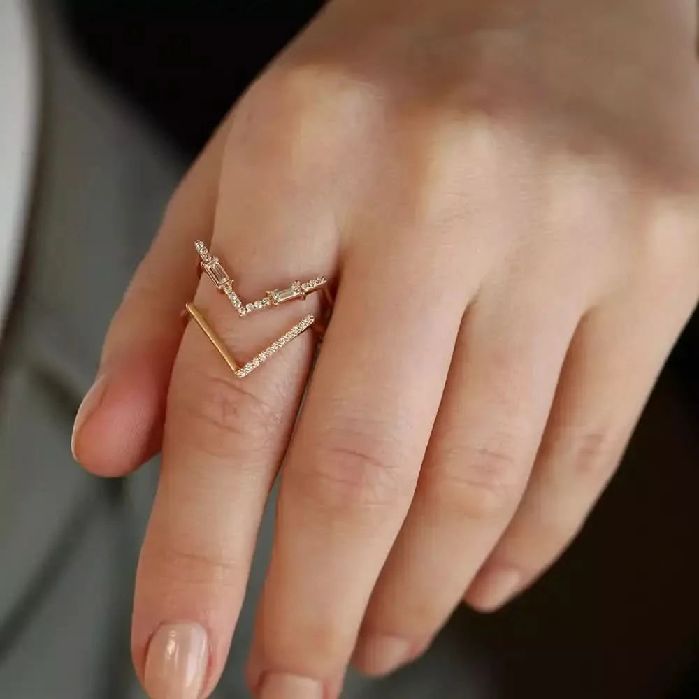 Pırlanta Taşlı Rose Altın Minimal V Yüzük