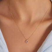 Q Harf 0.12 CT Pırlanta Taşlı Rose Altın Kolye