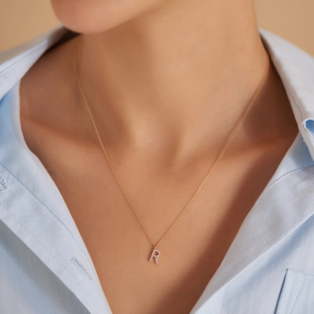 R Harf 0.10 CT Pırlanta Taşlı Rose Altın Kolye