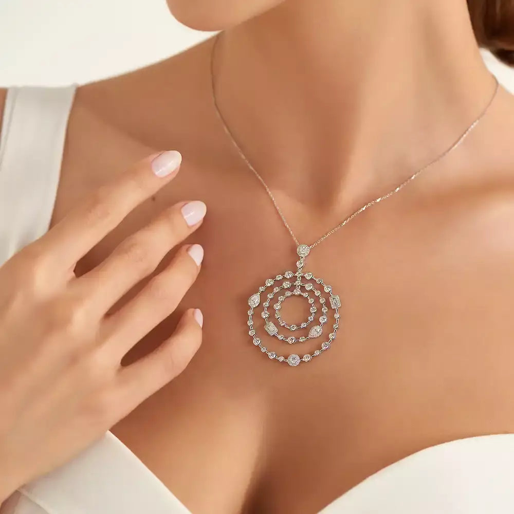 Round Pırlanta Taşlı Beyaz Altın Kolye