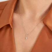 Ş Harf Pırlanta Taşlı Beyaz Altın Kolye