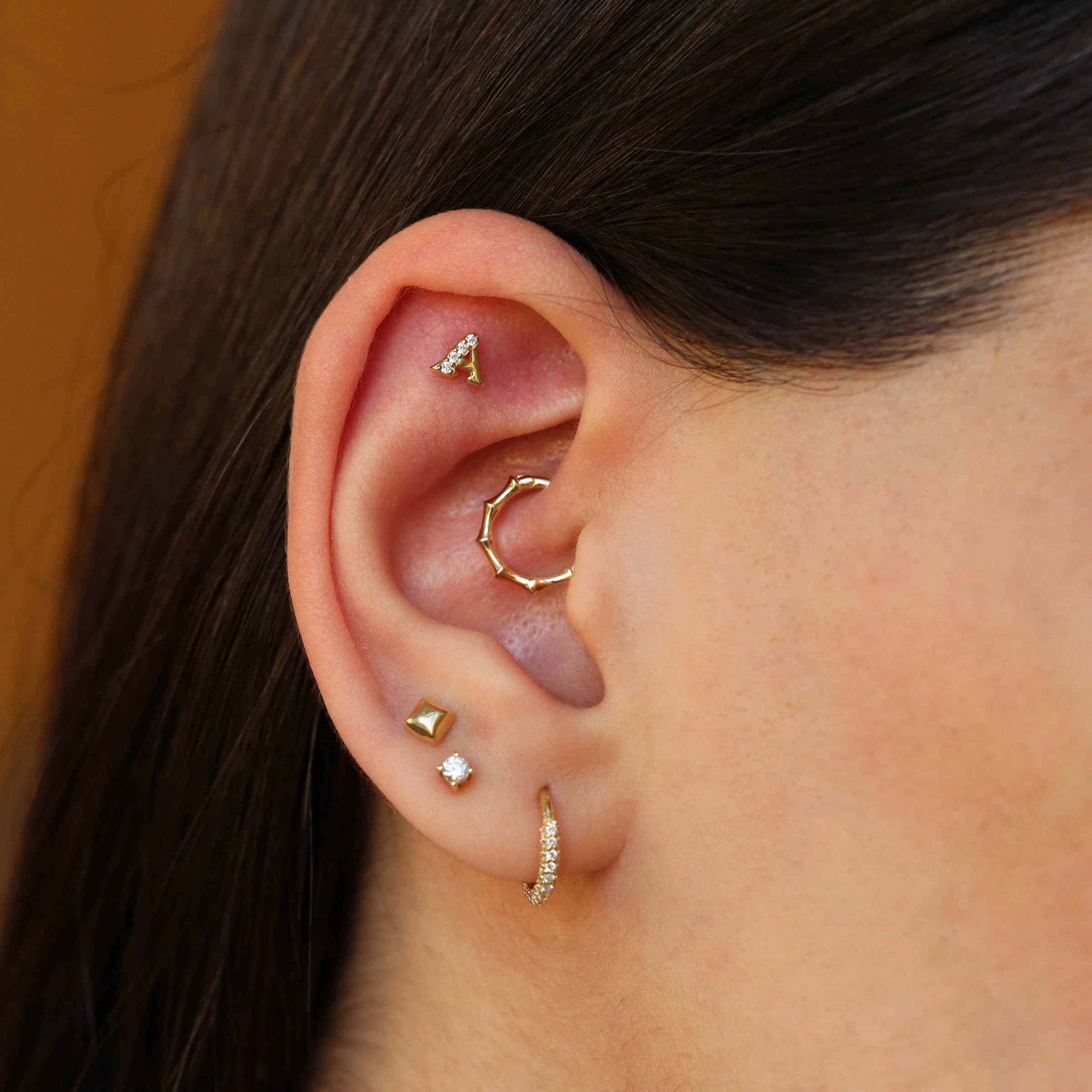 Sarı Altın Pırlanta Taşlı Harf Piercing