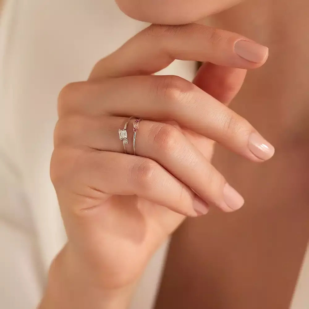 Micra  0.07 CT Pink Safir ve Baget Pırlanta Taşlı Yüzük