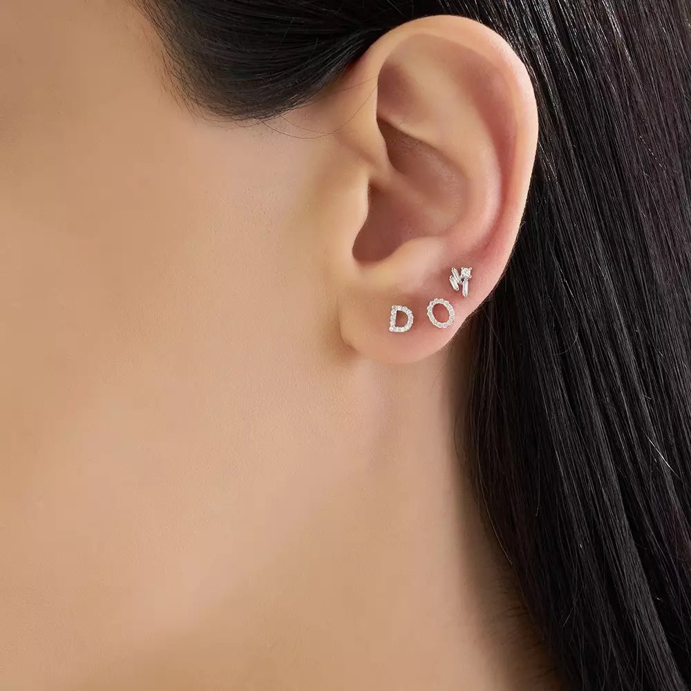 Seed 0.08 CT Baget Pırlanta Taşlı Beyaz Altın Mini Tek Küpe