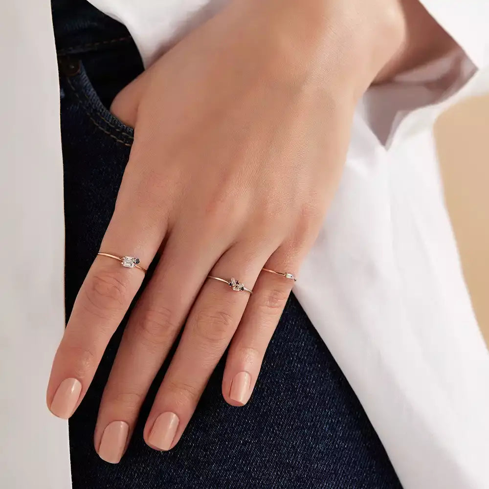 Micra 0.09 CT Blue Safir ve Baget Pırlanta Taşlı Yüzük