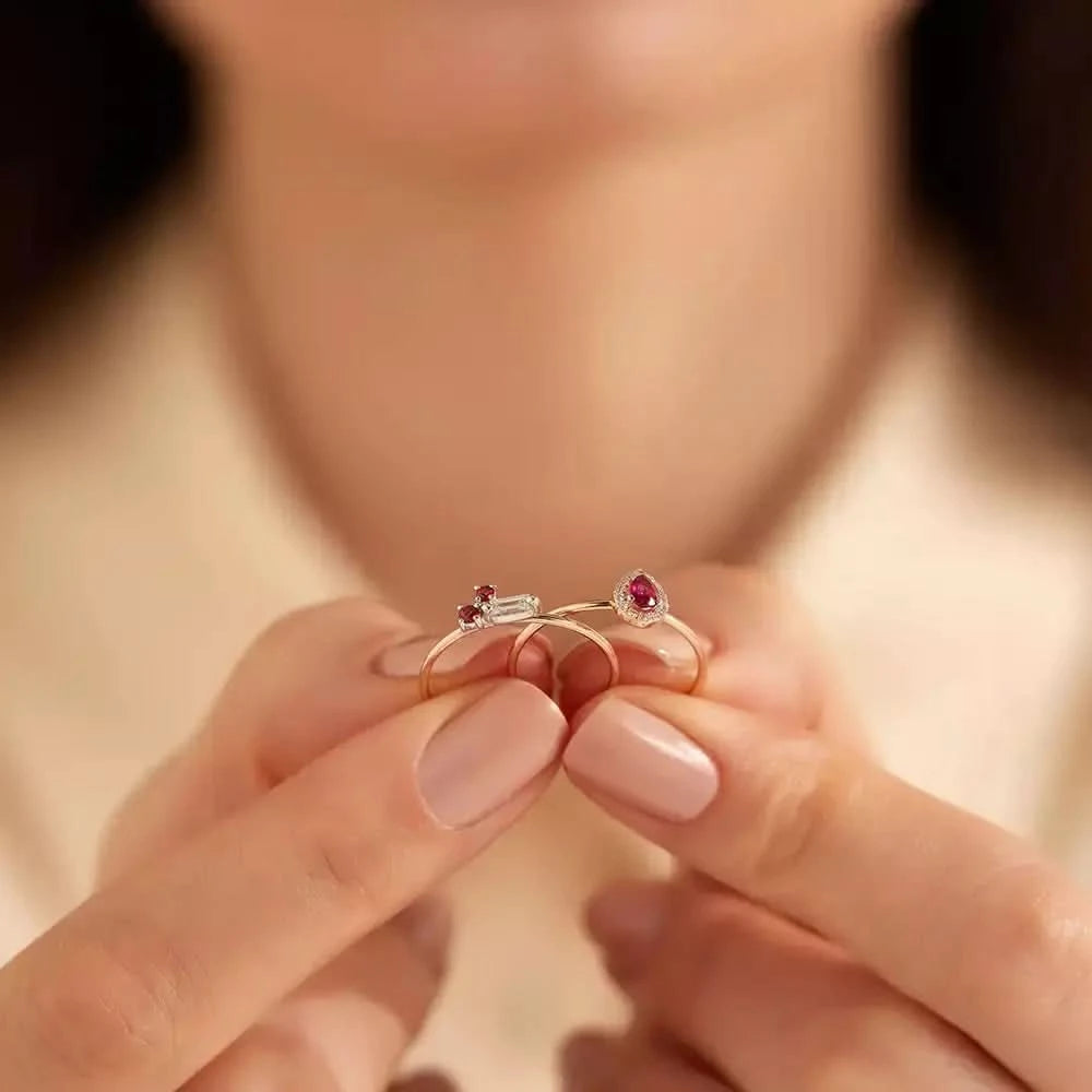 Seed 0.14 CT Red Safir ve Baget Pırlanta Taşlı Yüzük