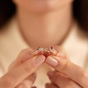 Seed 0.14 CT Red Safir ve Baget Pırlanta Taşlı Yüzük