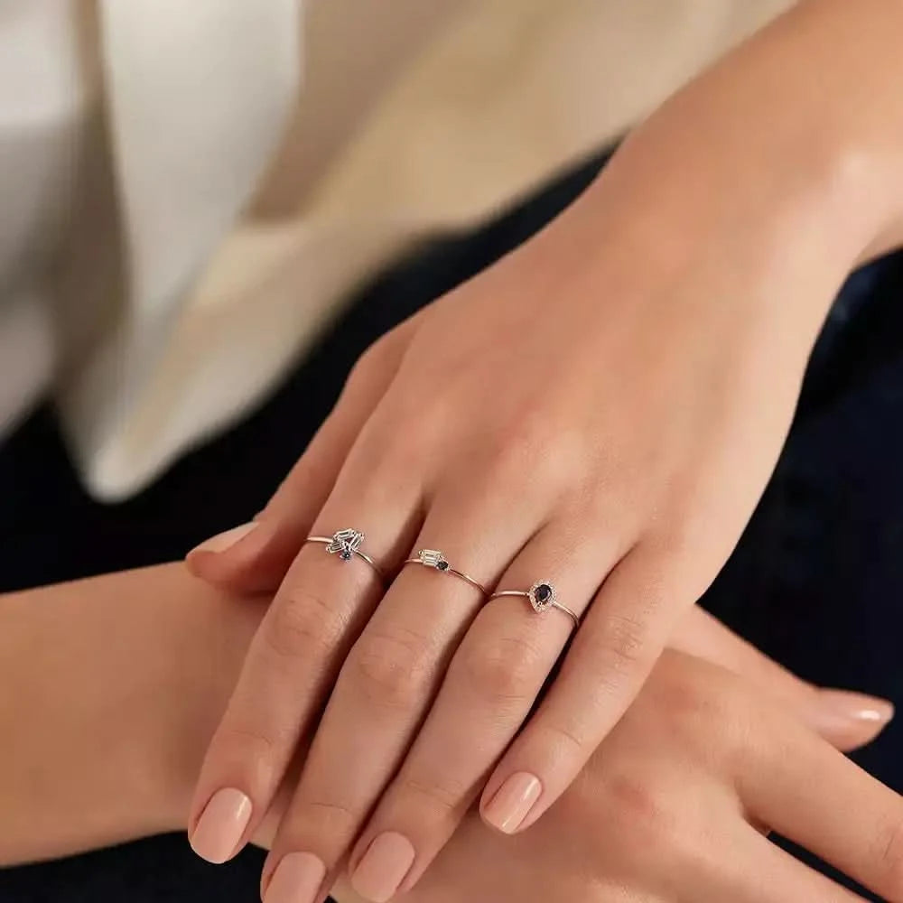 Seed 0.22 CT Blue Safir ve Baget Pırlanta Taşlı Beyaz Altın Yüzük